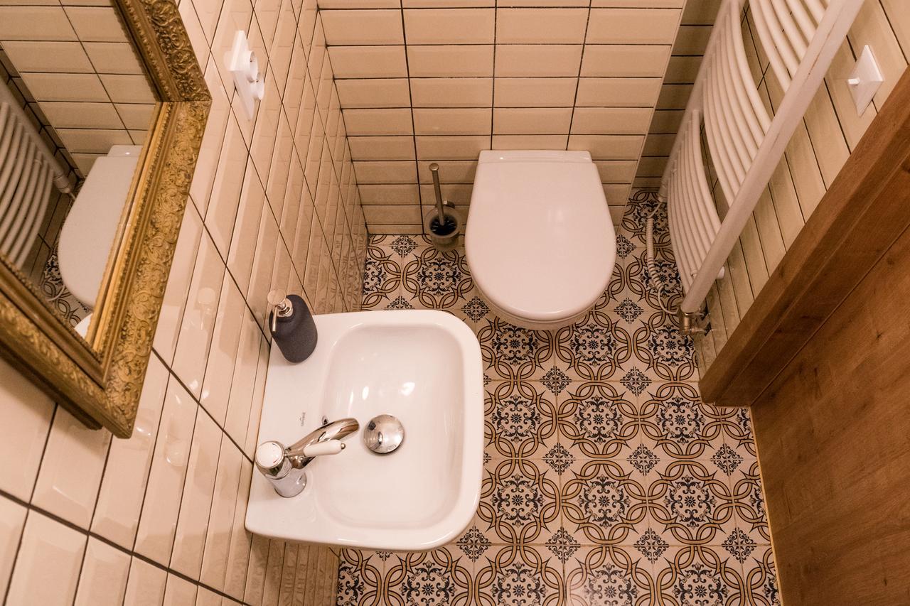 U Cmelaku Hotel Cervena Voda Luaran gambar