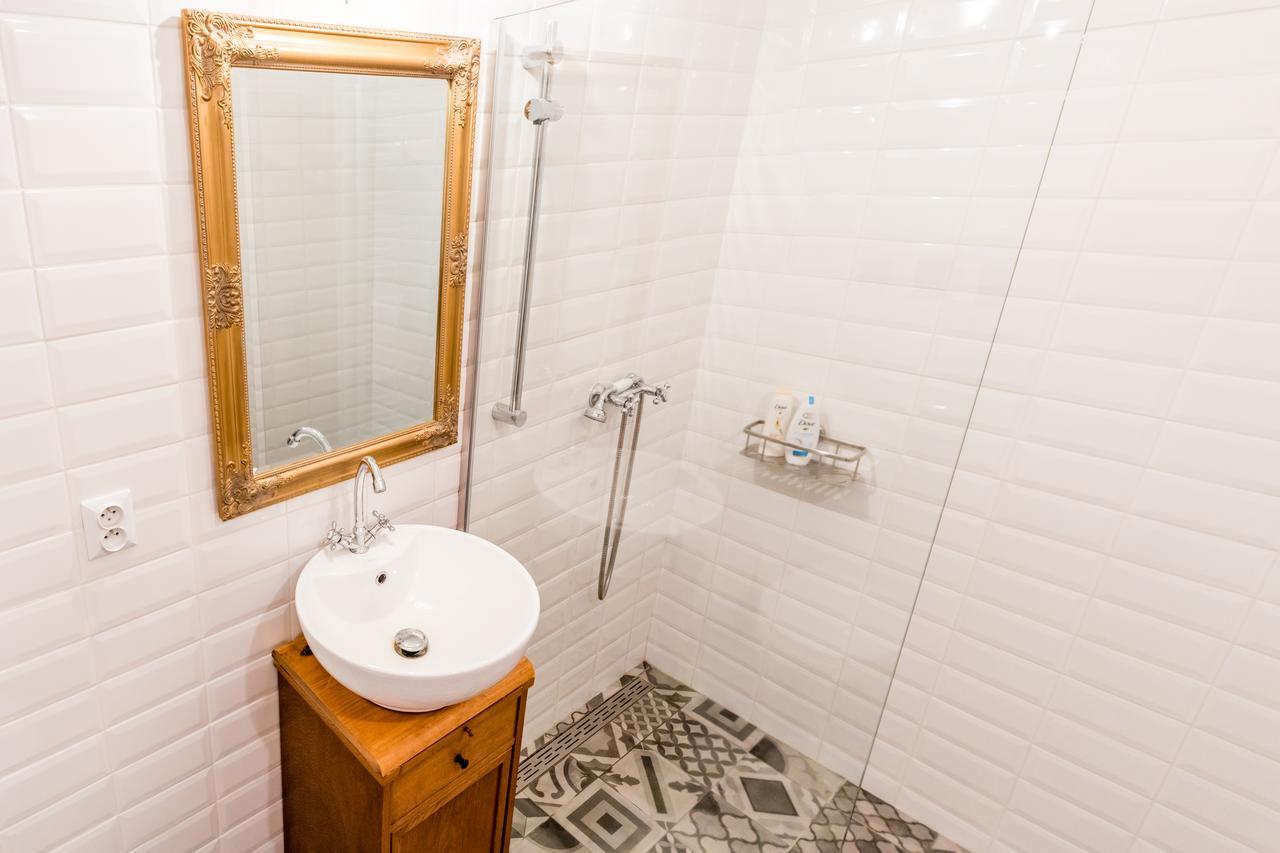 U Cmelaku Hotel Cervena Voda Luaran gambar